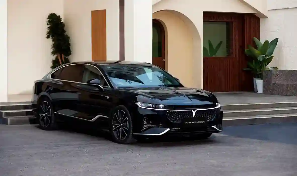 Новость В РОССИИ НАЧАЛИСЬ ОФИЦИАЛЬНЫЕ ПРОДАЖИ НОВОГО ГИБРИДНОГО СЕДАНА VOYAH PASSION EVR